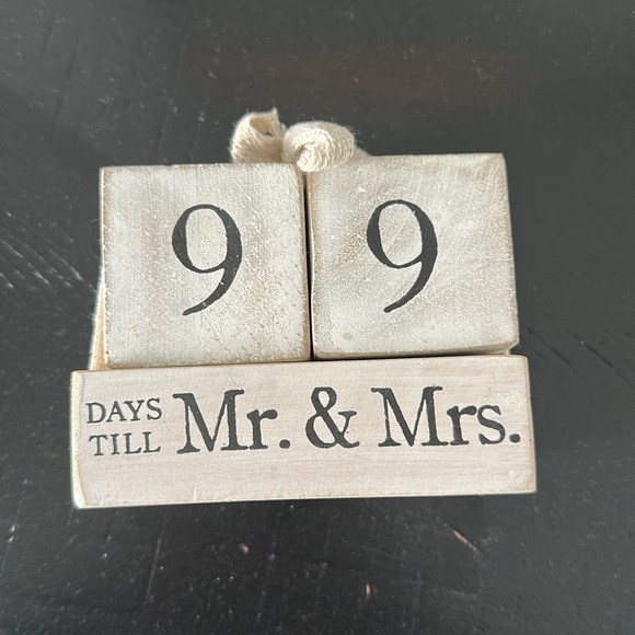 Mr and Mrs wedding countdown cubes engagement gift bridal shower bachelorette - Picture 2 of 6